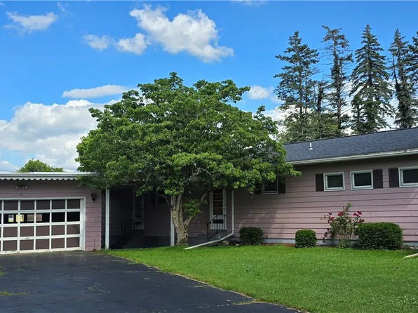 34 Crestview Dr W, Pine City, NY 14871