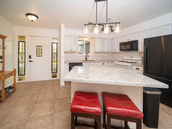 1462 W Forest Lane, Porterville, CA 93257