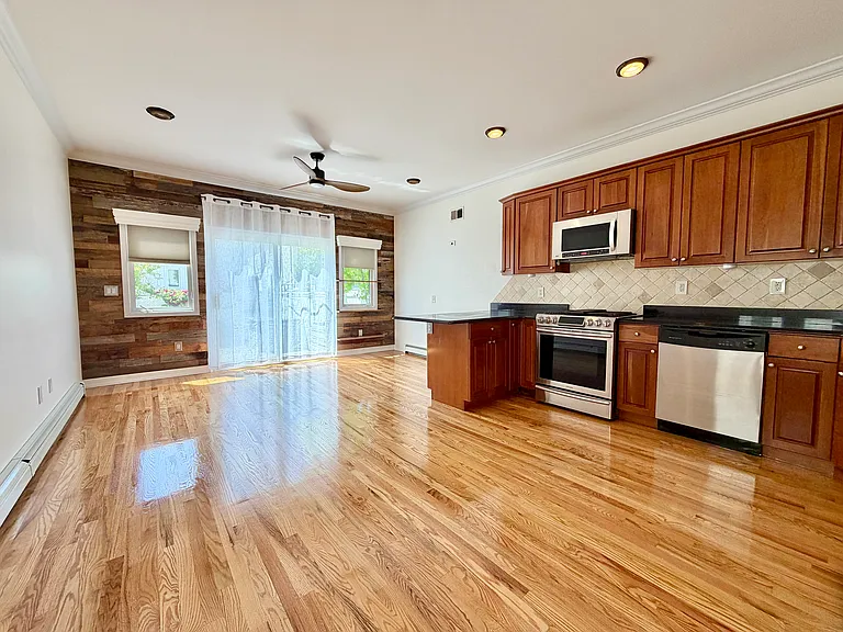 204 Sneden Ave #2 — Photo 13