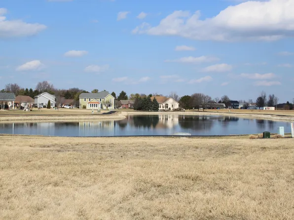 100 Tayside Ct, Jackson Center, OH 45334