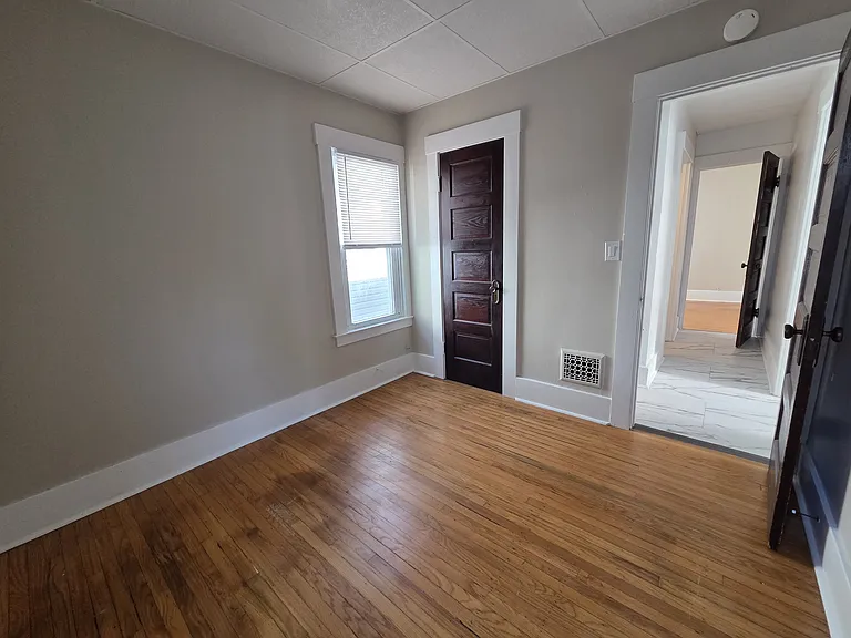 536 Whittier Ave — Photo 10