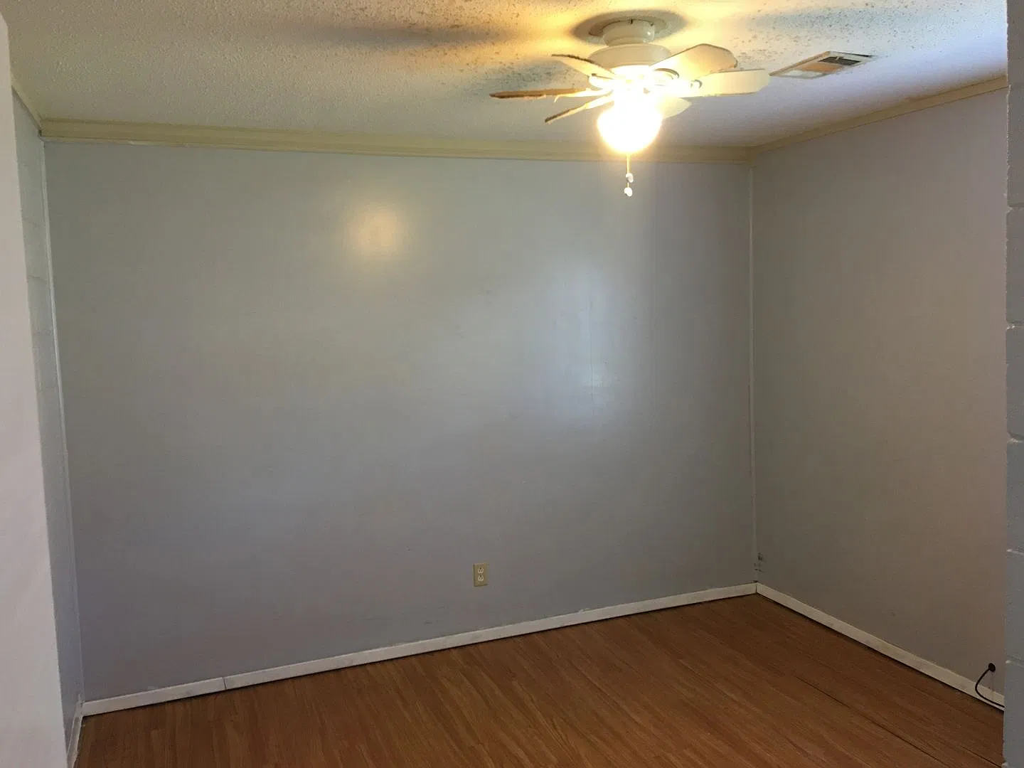 2 Bed 1 Bath Duplex — Photo 4