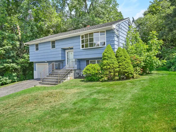 2 Bullet Hill Road, Danbury, CT 06811