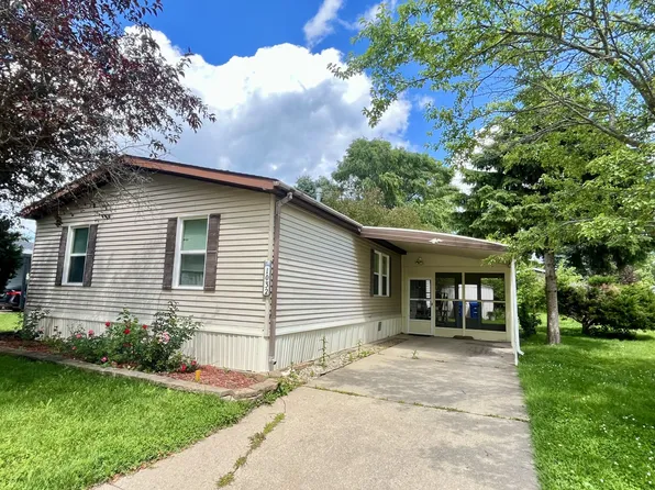 1032 Springdale Ln, Dekalb, IL 60115
