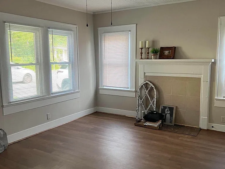 108 Church Ave SE — Photo 3