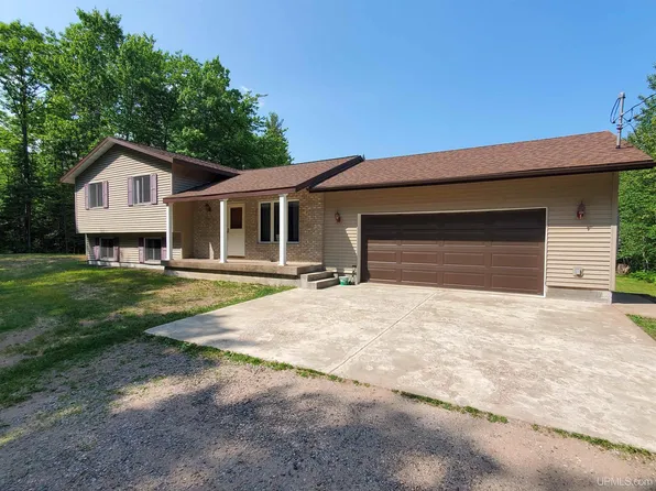983 County Road 480, Marquette, MI 49855