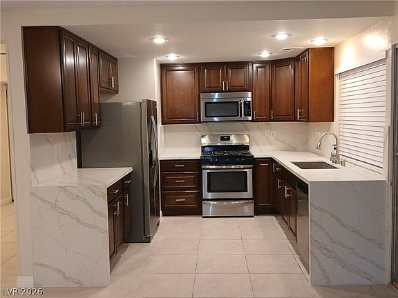 2nd image of 4015 Ridgewood Ave