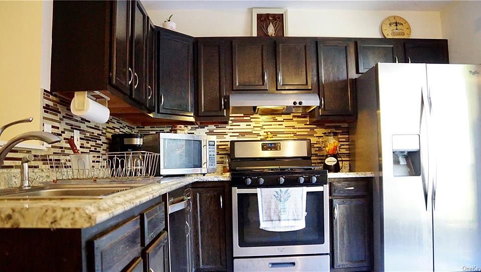 1st image of 7 Patterson Dr