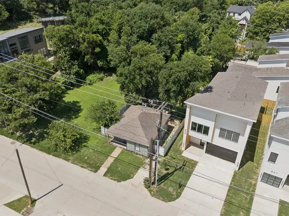 607 S Moore St, Dallas, TX 75203