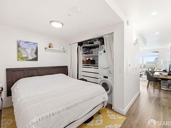 2nd image of 403 Main St APT 805N