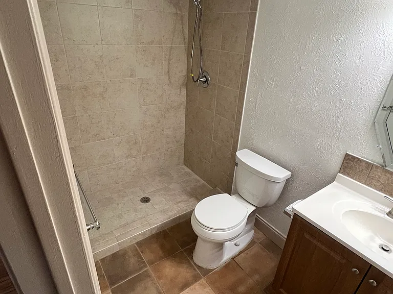 5217 Gates Dr — Photo 18
