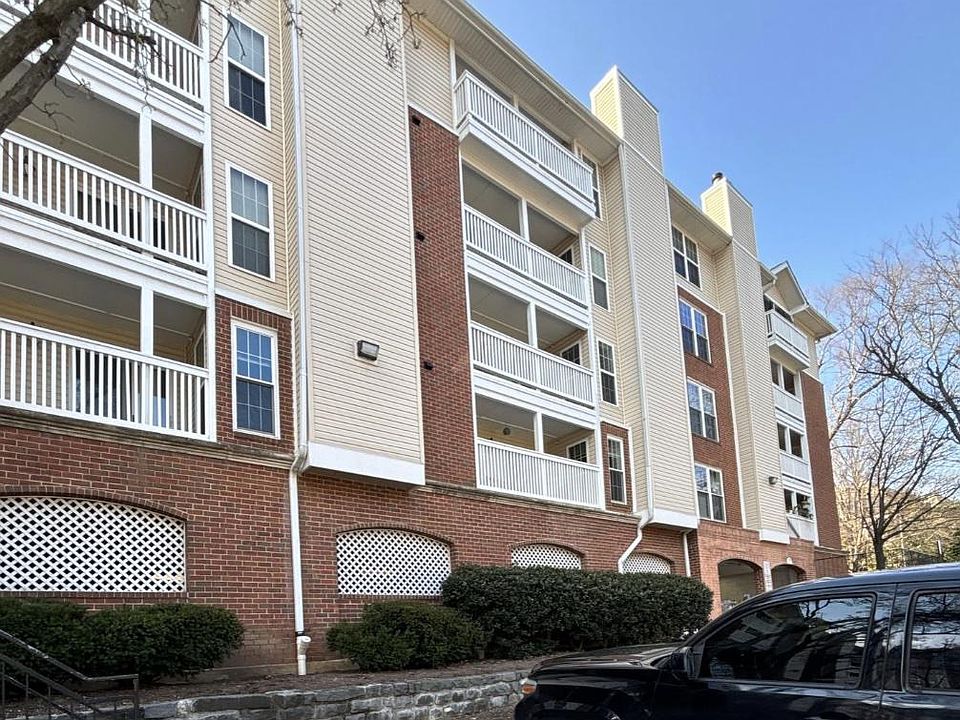 1st image of 1504 Lincoln Way APT 108