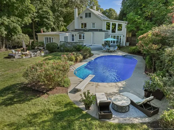 41 Comstock Hill Avenue, Norwalk, CT 06850