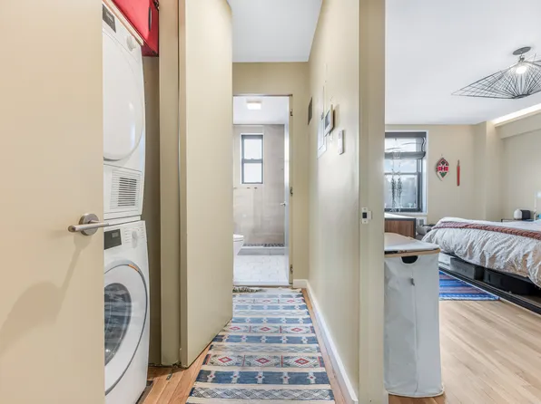 425 East 26th Street image 12 of 19