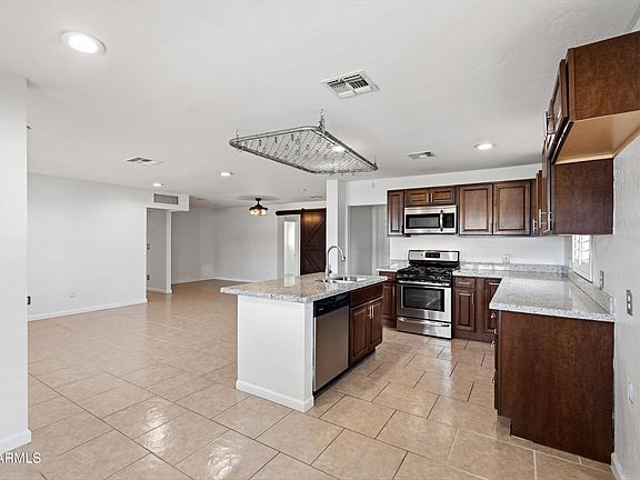 2nd image of 6246 N 23RD Avenue