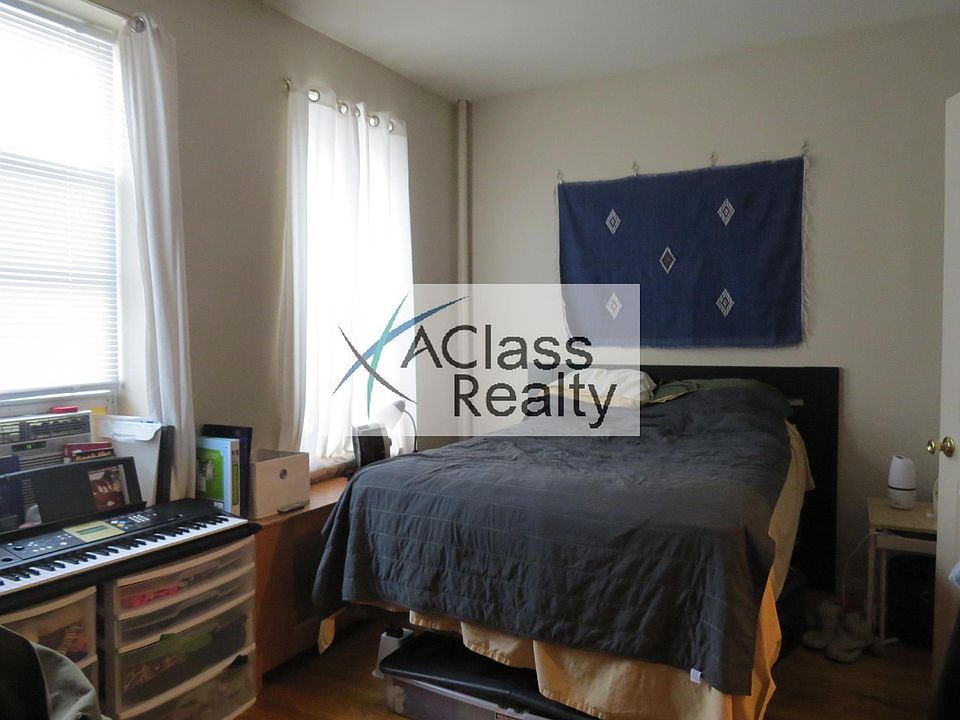 1st image of 3076 37th St #1F