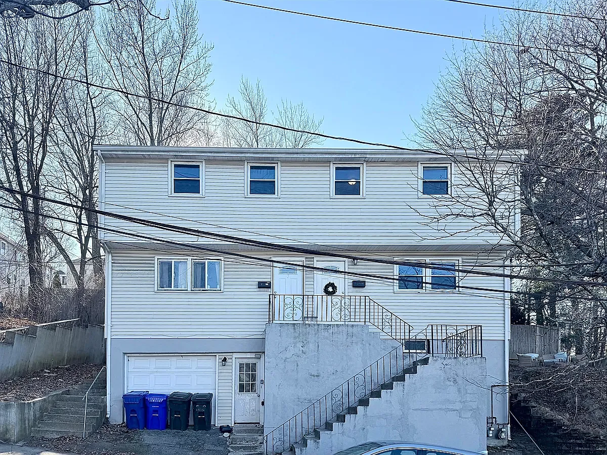 4 bed, 1200 sqft, $3,600 — Photo 1
