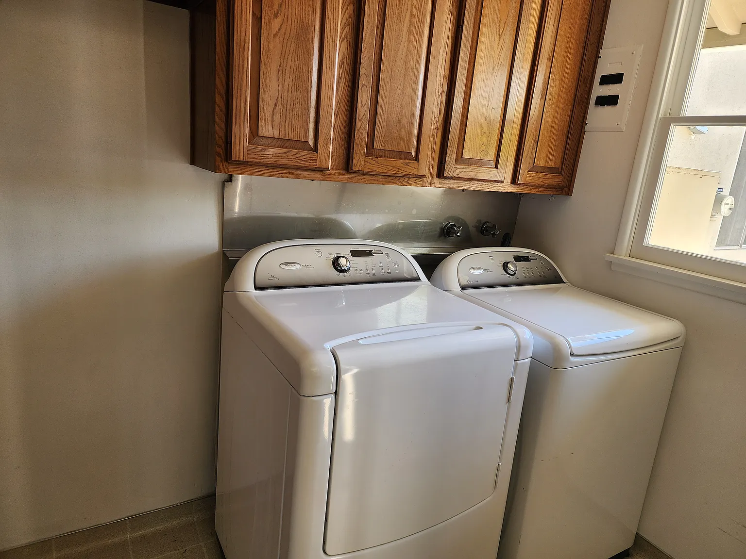 3 bed, 2242 sqft, $8,000 — Photo 4