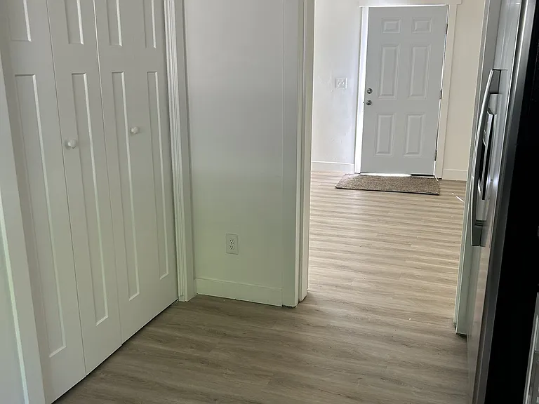 256 E Center St — Photo 11