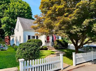 39 Fisher St, Westwood, MA 02090