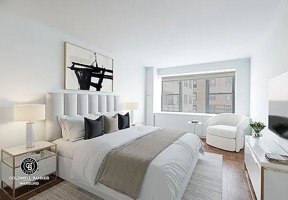 3rd image of 15 W 72nd St APT 10A