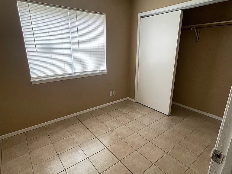 3910 Bourbon St #A — Photo 7