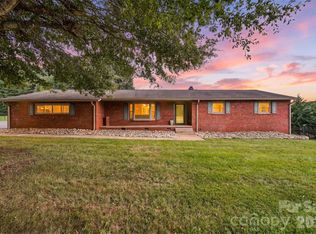 226 28th Avenue Pl NE, Hickory, NC 28601
