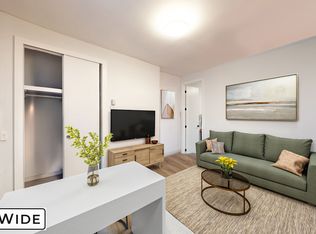 3136 32nd St APT 4C, Astoria, NY 11106