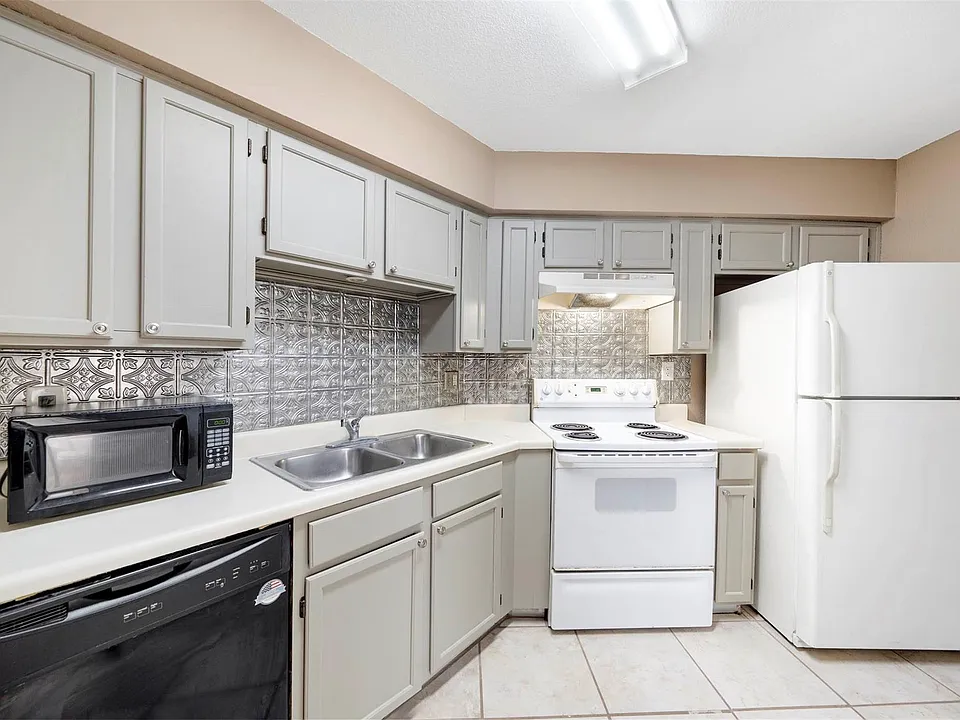 10630 Westbrae Pkwy #606