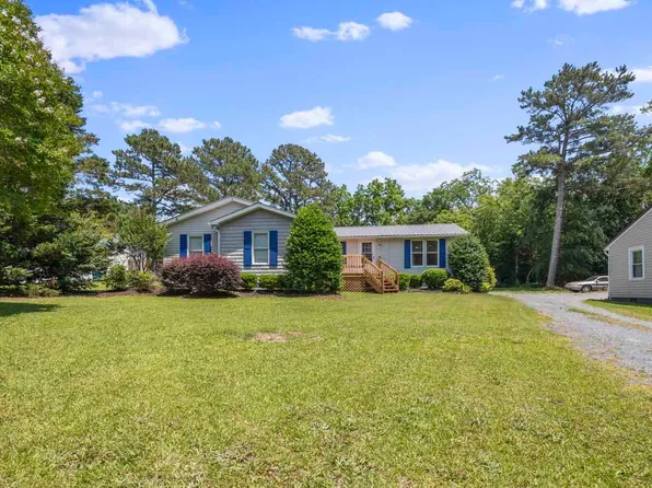 207 Bingham St, Carthage, NC 28327