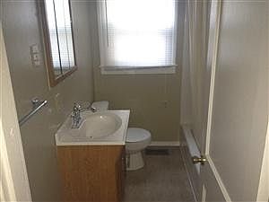 3rd image of 323 N 42nd St