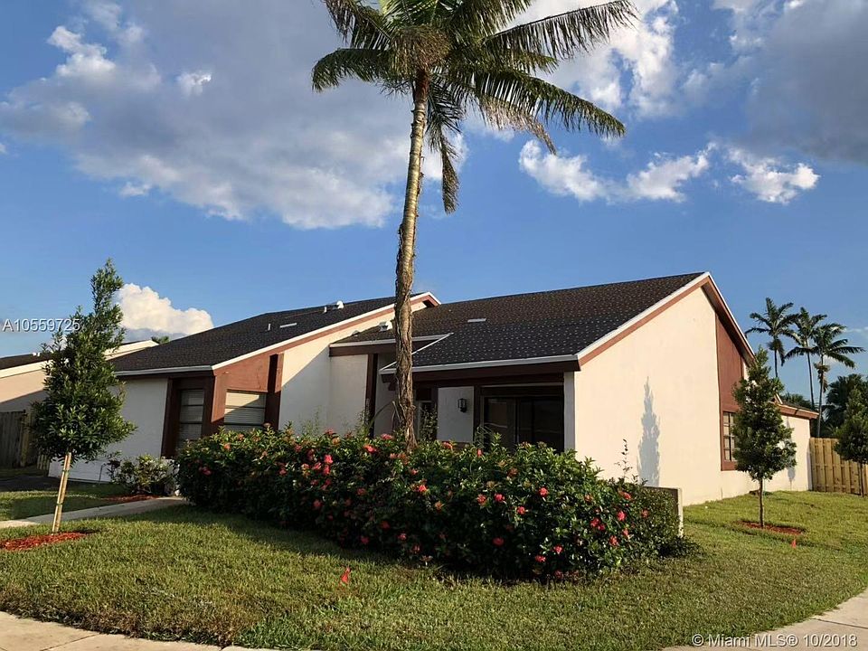 1st image of 16792 Royal Poinciana Dr