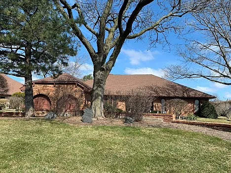 2249 Post Rd photo 1