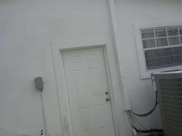 3413 Nassau Dr, Miramar, FL 33023