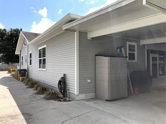 5th image of 1024 N Davis Ave