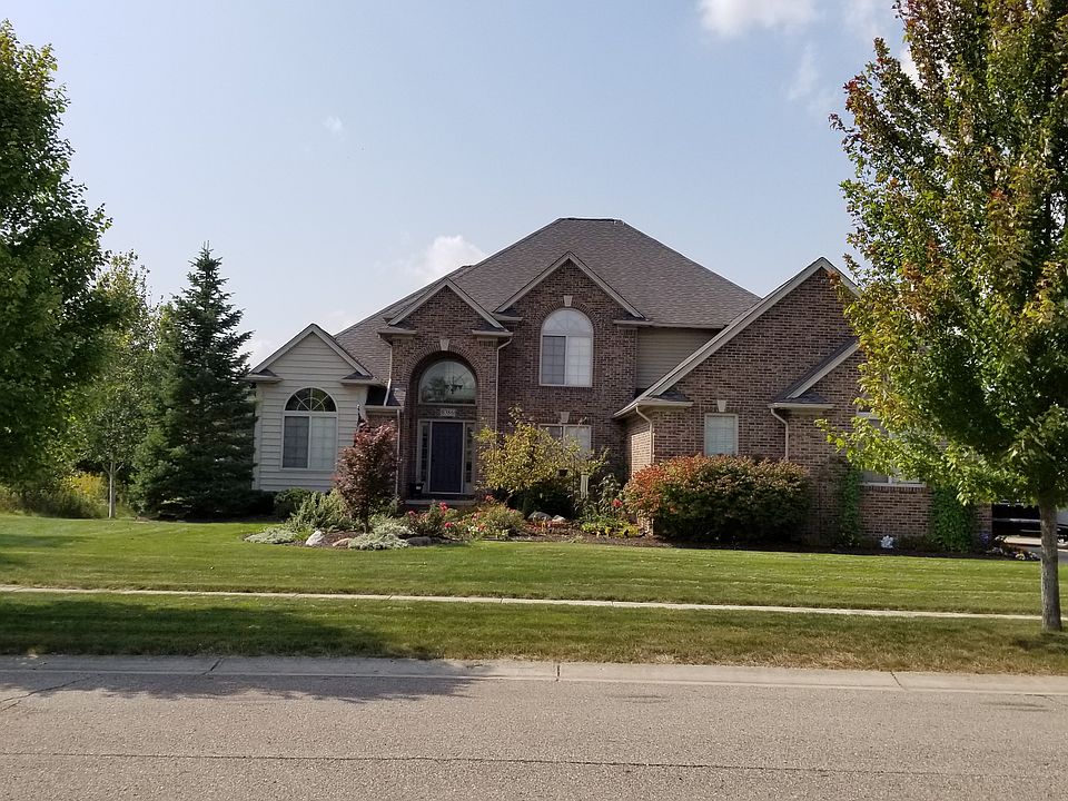 1st image of 8386 N Oaks Ct