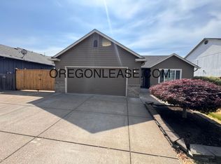 1852 Iron Horse Rd, Eugene, OR 97402