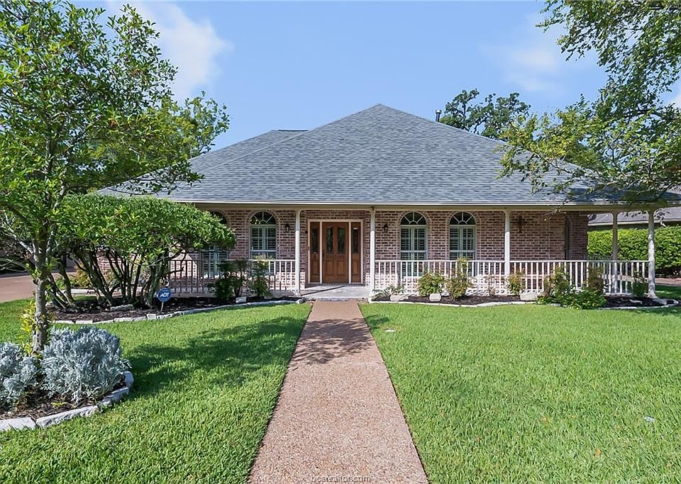 1st image of 4708 Williamsburg Dr