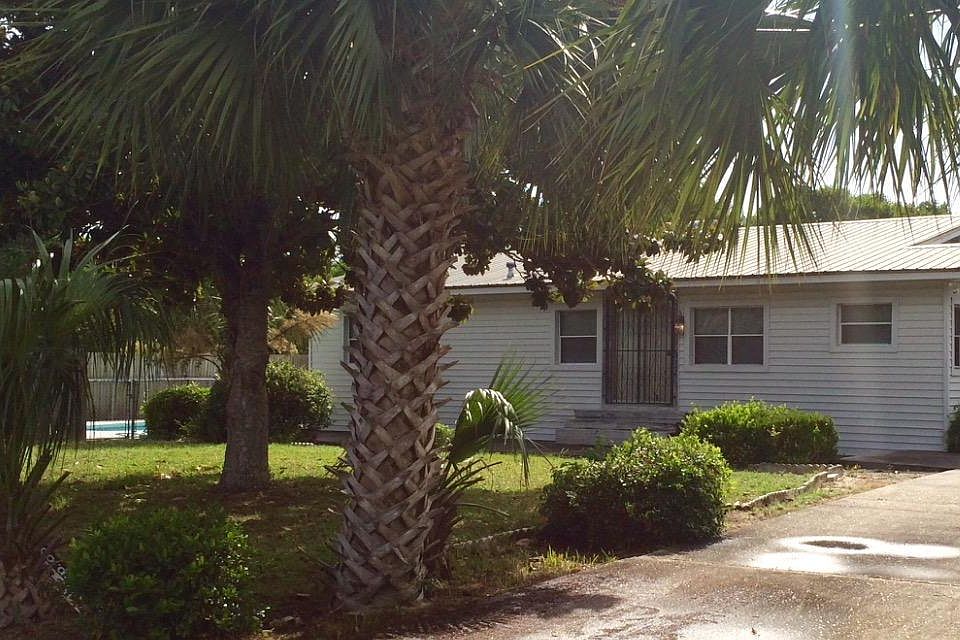 1st image of 317 El Reposo Pl