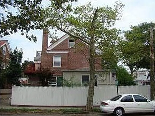 3857 Cypress Ave, Brooklyn, NY 11224