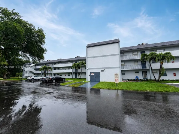 8421 Lagos De Campo Blvd APT 301T, Tamarac, FL 33321