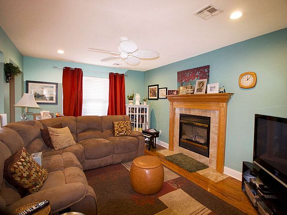 5th image of 45 Wycliff Ln