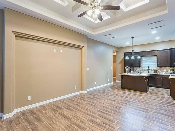 3rd image of 2810 E Imperial Oaks Dr