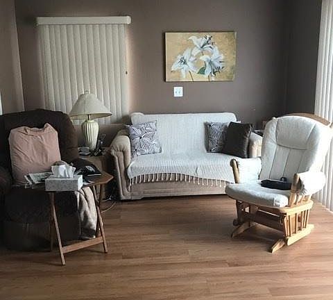 4th image of 33 Roberts Dr