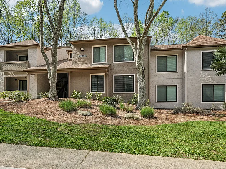 Las Palmas Apartments — Photo 34