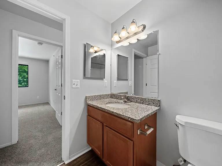 Woodland Villa Apartments — Photo 13