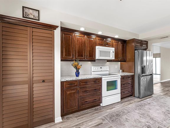 2nd image of 1606 Abaco Drive #H3