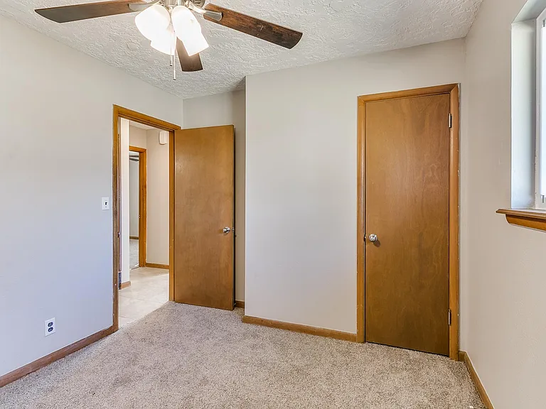 214 Thompson Dr — Photo 12