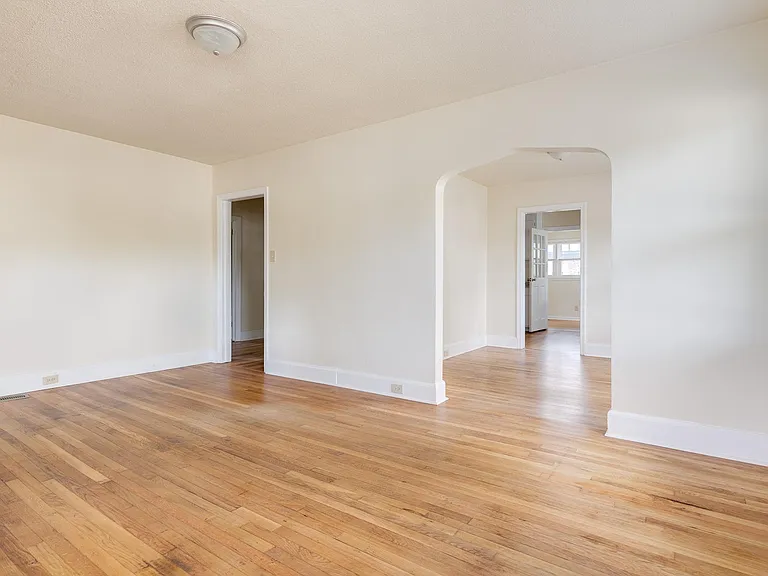315 N Maple St — Photo 12