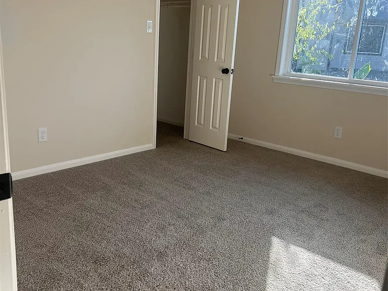 8023 Carmel Cir — Photo 13